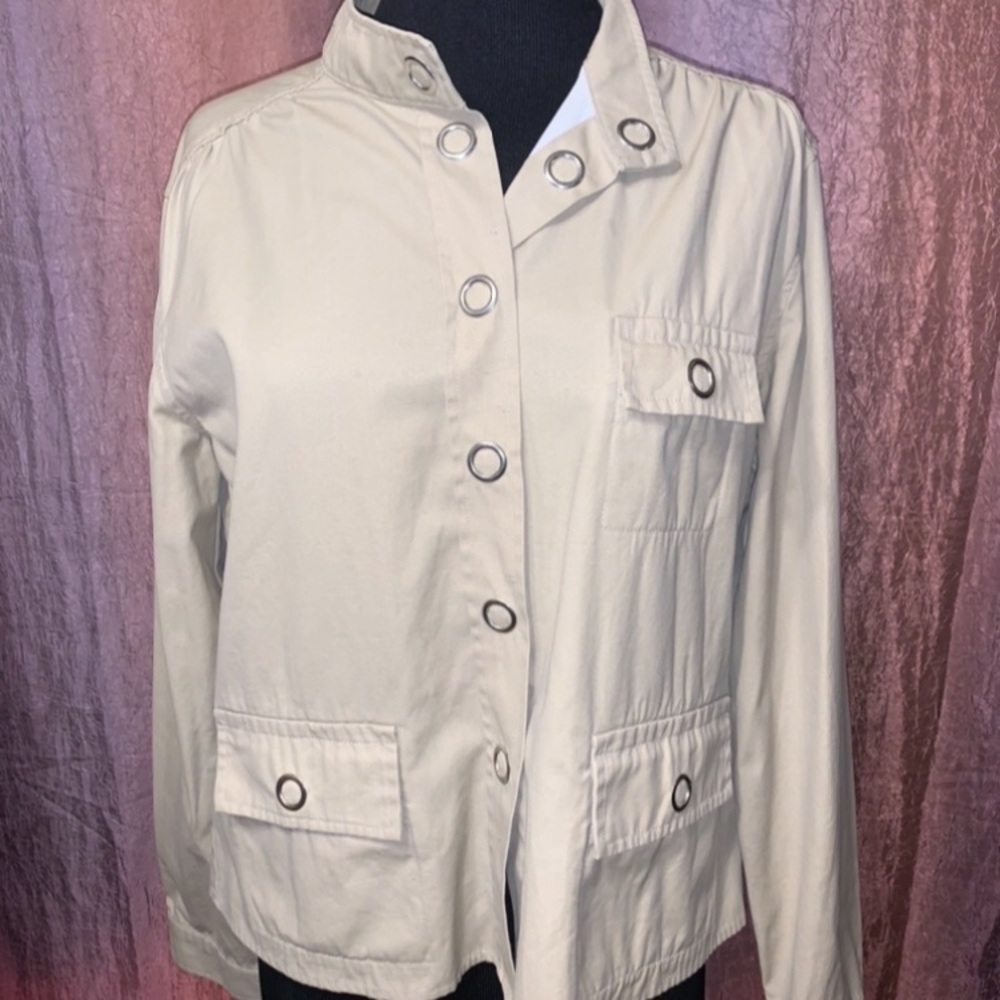 Kenzie beige‎ blazer snaps